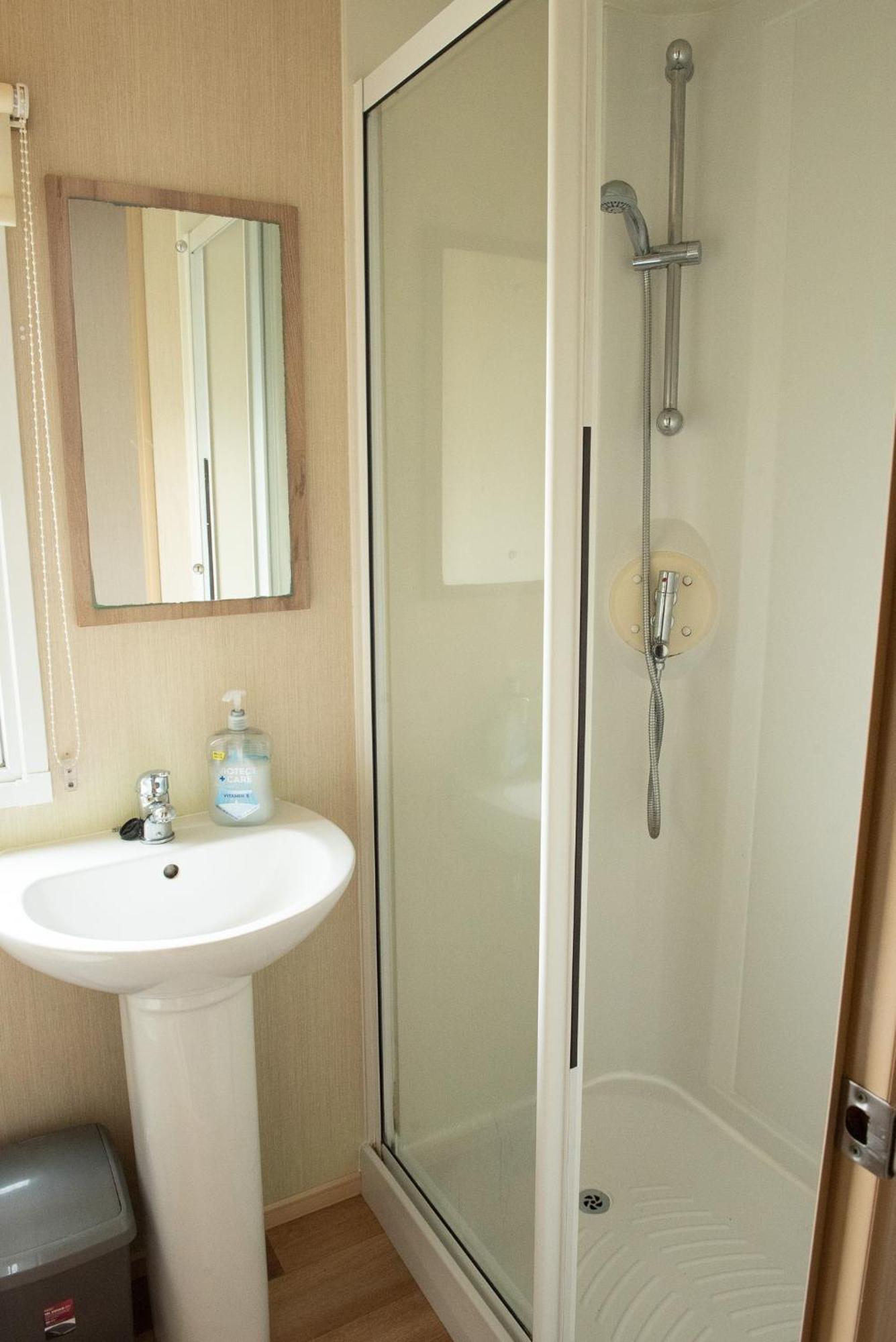 2 Bed Caravan For Hire At Golden Sands In 拉尔 外观 照片