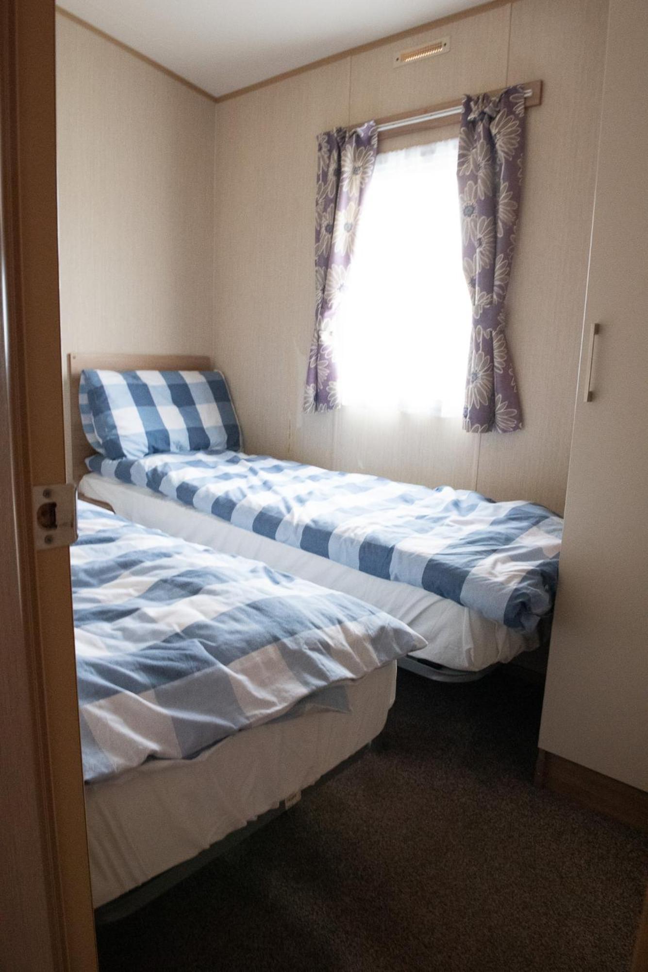 2 Bed Caravan For Hire At Golden Sands In 拉尔 外观 照片