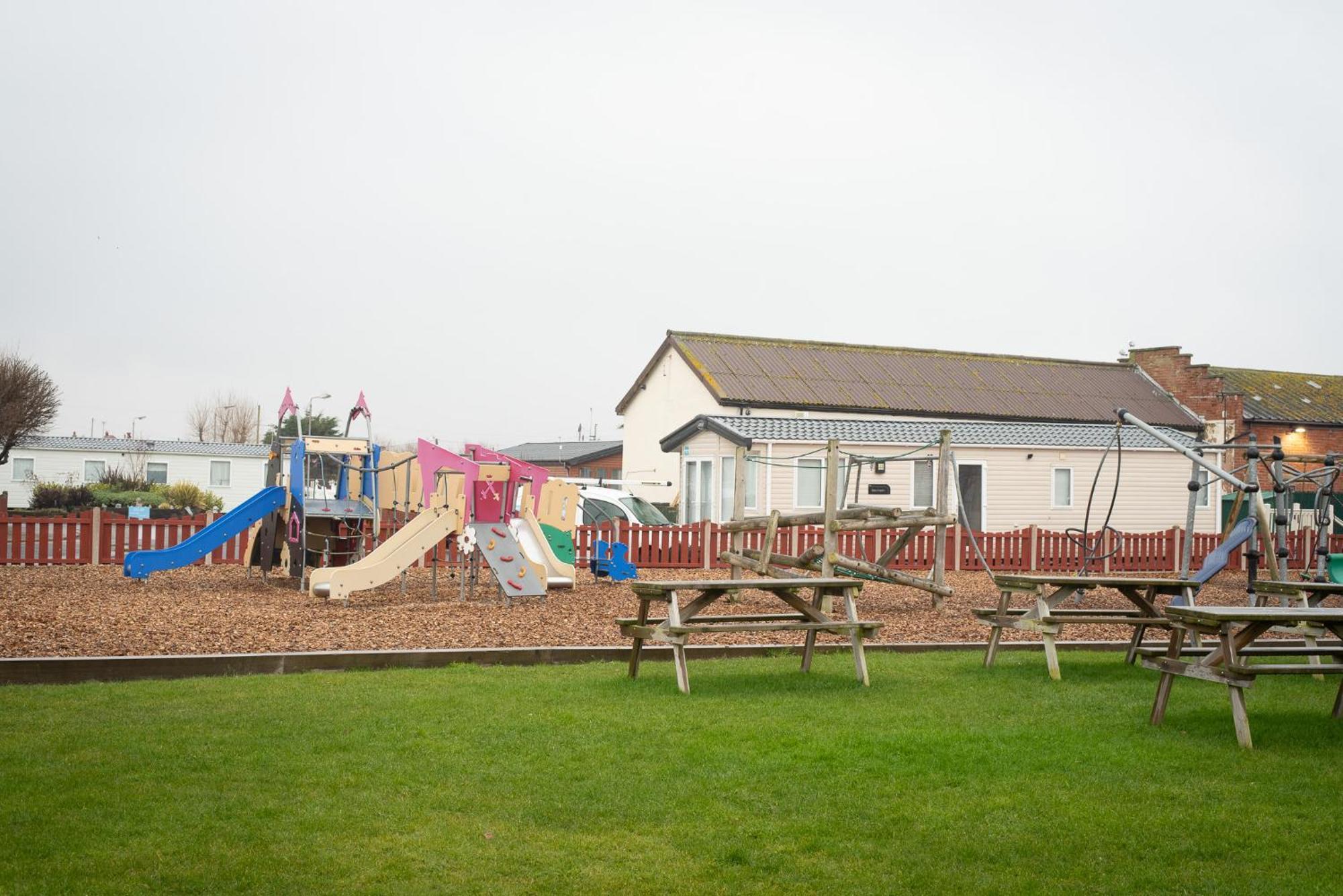2 Bed Caravan For Hire At Golden Sands In 拉尔 外观 照片